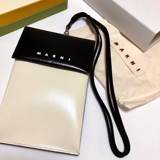 新品 23ss MARNI フォンポーチ ショルダーバッグ 白黒 5393