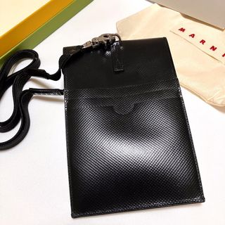 新品 23ss MARNI フォンポーチ ショルダーバッグ 白黒 5393