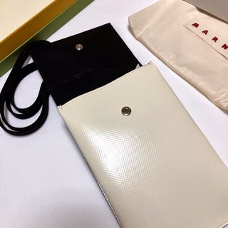 新品 23ss MARNI フォンポーチ ショルダーバッグ 白黒 5393