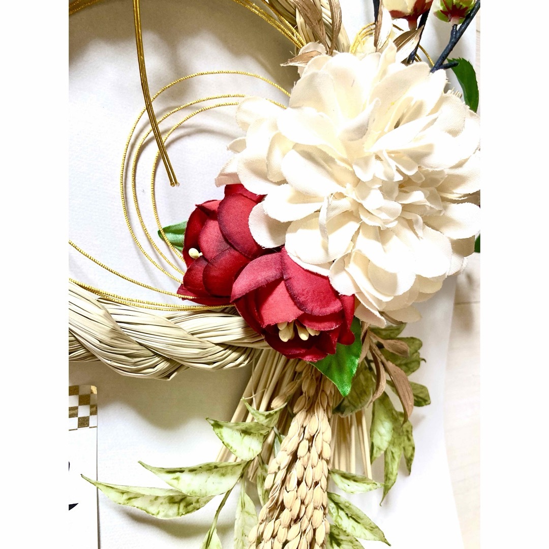 ✴︎白いダリアと赤い椿のしめ縄飾り✴︎No.16 ハンドメイドのフラワー/ガーデン(リース)の商品写真