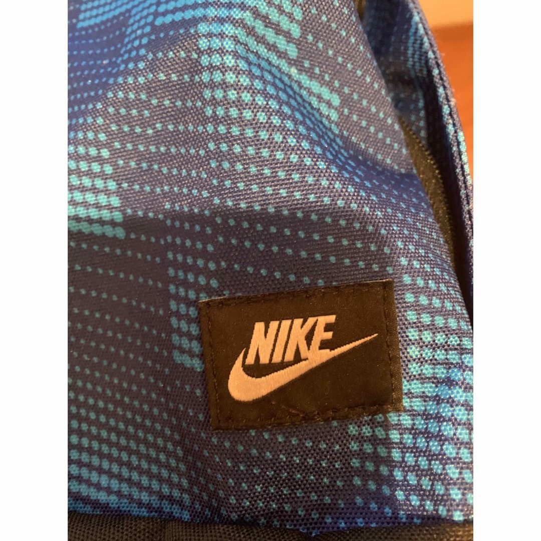 NIKE(ナイキ)のNIKE ジュニア　リュックサック　青 キッズ/ベビー/マタニティのこども用バッグ(リュックサック)の商品写真