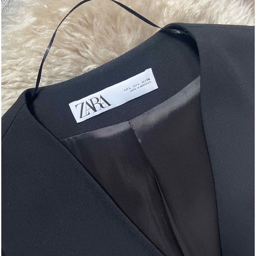 ZARA(ザラ)のZARA ザラ レディース ロングジレ　ロング カラーブラック 柄・デザイン無地 レディースのトップス(ベスト/ジレ)の商品写真