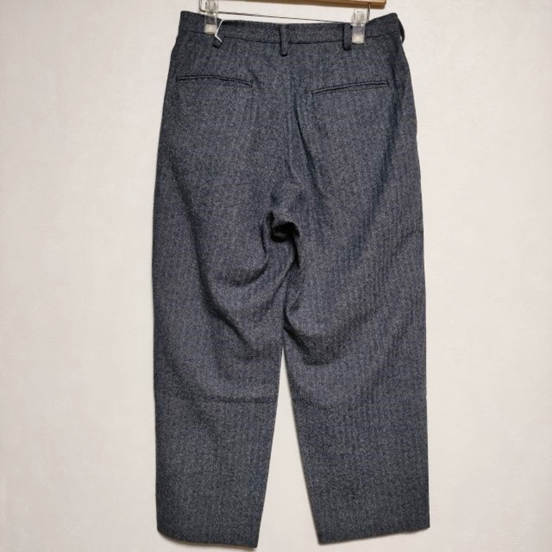 an(アン)のun/unbient 新品 Tuck Trousers 定価36000円 シルクタック パンツ ブルー メンズ アン【中古】3-1008G∞ メンズのパンツ(その他)の商品写真