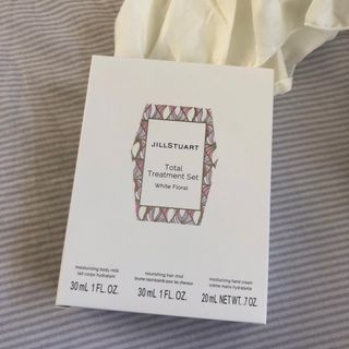 ジルスチュアート(JILLSTUART)の☺︎ジルスチュアート　トータルトリートメントセット　ホワイトフローラル☺︎(サンプル/トライアルキット)