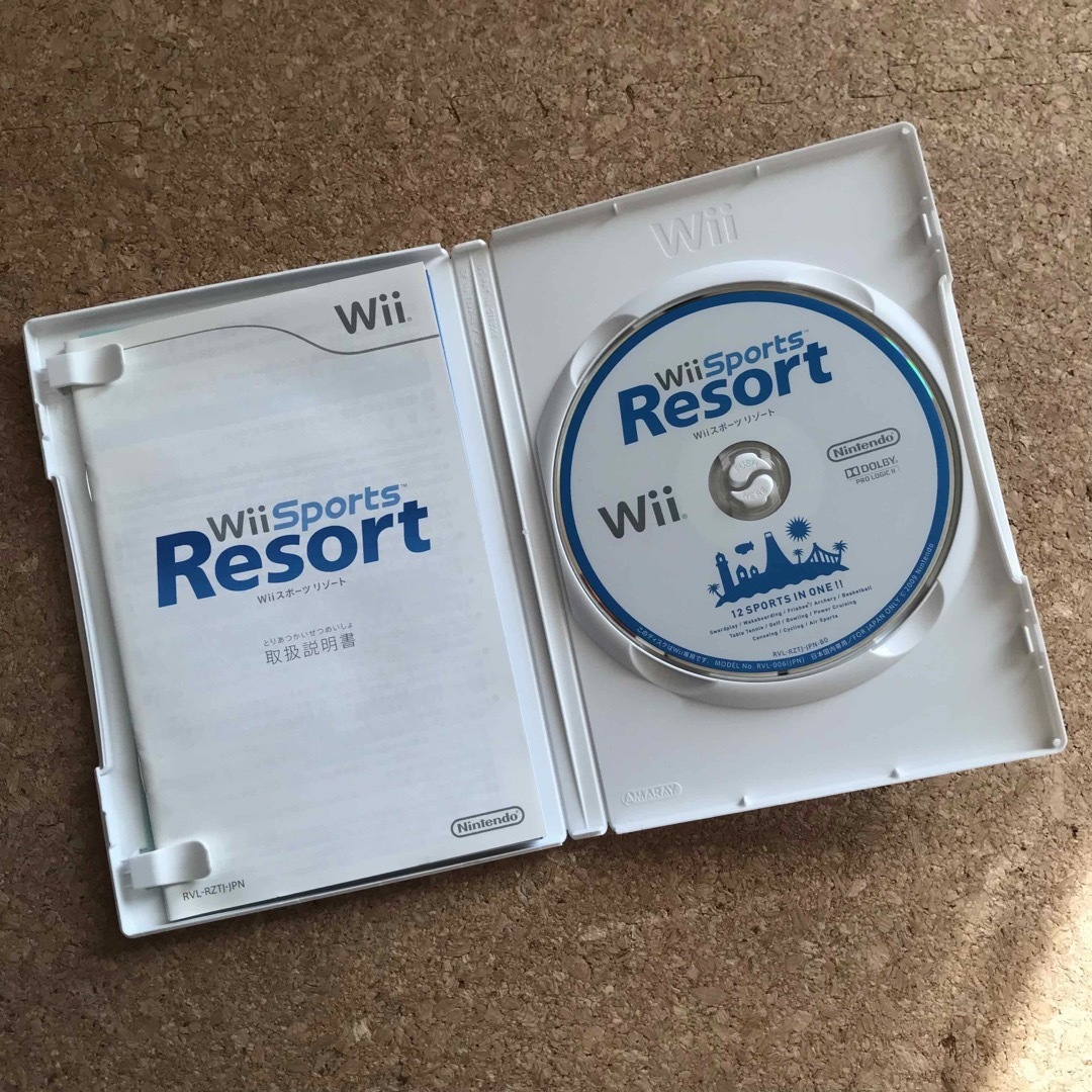 Wii(ウィー)のWii / Wii Sports Resort エンタメ/ホビーのゲームソフト/ゲーム機本体(家庭用ゲームソフト)の商品写真