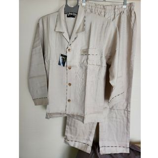 ダックス(DAKS)の未使用品　ダックス　DAKS　シルク100%パジャマ　Mサイズ(その他)