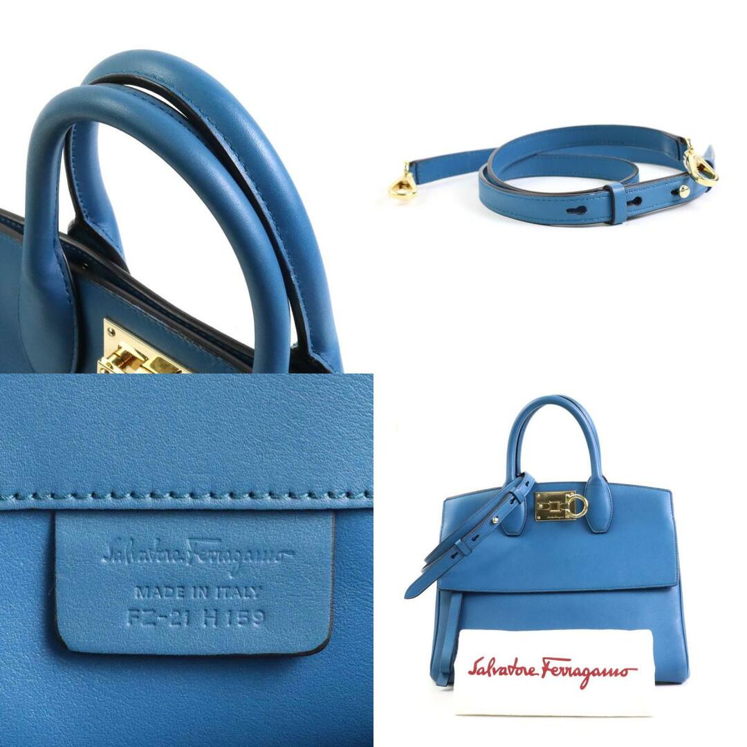 Salvatore Ferragamo(サルヴァトーレフェラガモ)のサルヴァトーレフェラガモ Salvatore Ferragamo ハンドバッグ ショルダーバッグ ガンチーニ レザー ダークブルー ゴールド レディース 送料無料【中古】 e57075g レディースのバッグ(ハンドバッグ)の商品写真