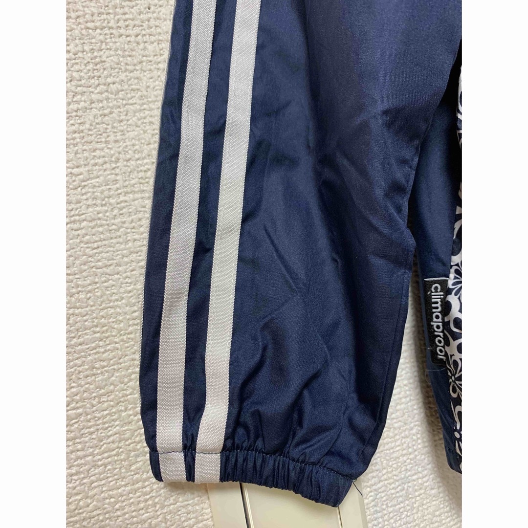 adidas(アディダス)のアディダス　ウィンドブレーカー　１３０cm キッズ/ベビー/マタニティのキッズ服女の子用(90cm~)(ジャケット/上着)の商品写真