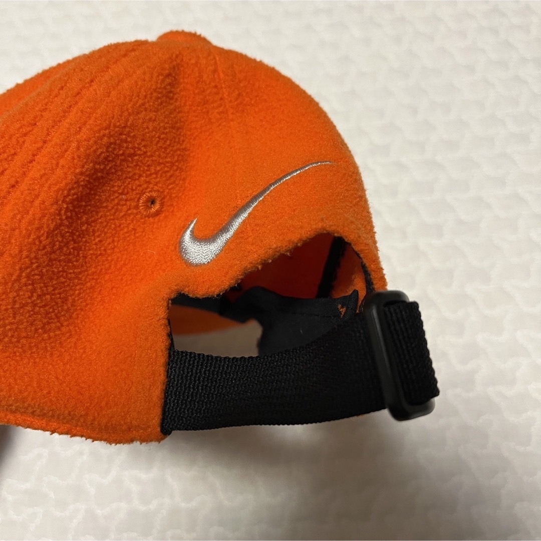 NIKE(ナイキ)のNIKE キッズキャップ フリース オレンジ キッズ/ベビー/マタニティのこども用ファッション小物(帽子)の商品写真