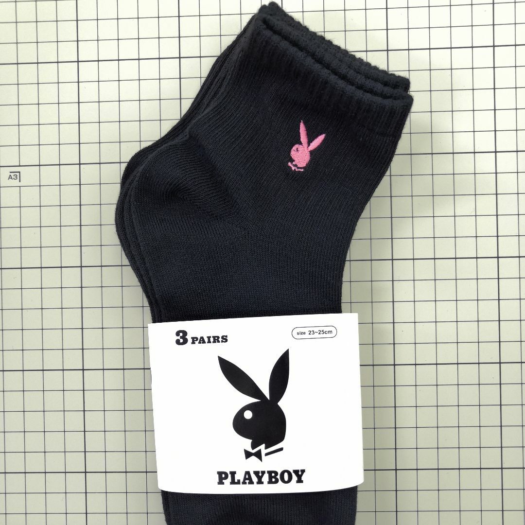 PLAYBOY(プレイボーイ)の★新品★ プレイボーイ ワンポイント刺繍 クォーター丈 ソックス黒 3足組 レディースのレッグウェア(ソックス)の商品写真