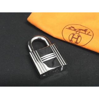 エルメス(Hermes)の希少■極美品■ HERMES エルメス カデナのみ ビックサイズ 大きい 南京錠 パドロック ナンバー1 シルバー系 BG3472 (その他)