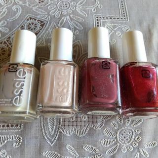 エッシー(Essie)の【未使用】essie　エッシーネイルマニキュア4本セット(マニキュア)