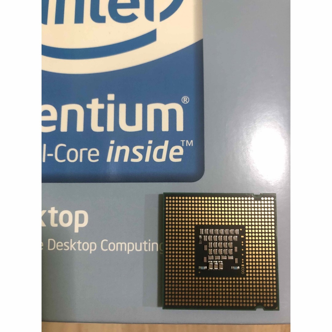 intel(インテル)のPentium Dual core E2140 （CPU単品） スマホ/家電/カメラのPC/タブレット(PCパーツ)の商品写真