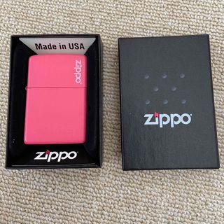 ジッポー(ZIPPO)のzippoピンクマットカラーロゴ入り(タバコグッズ)