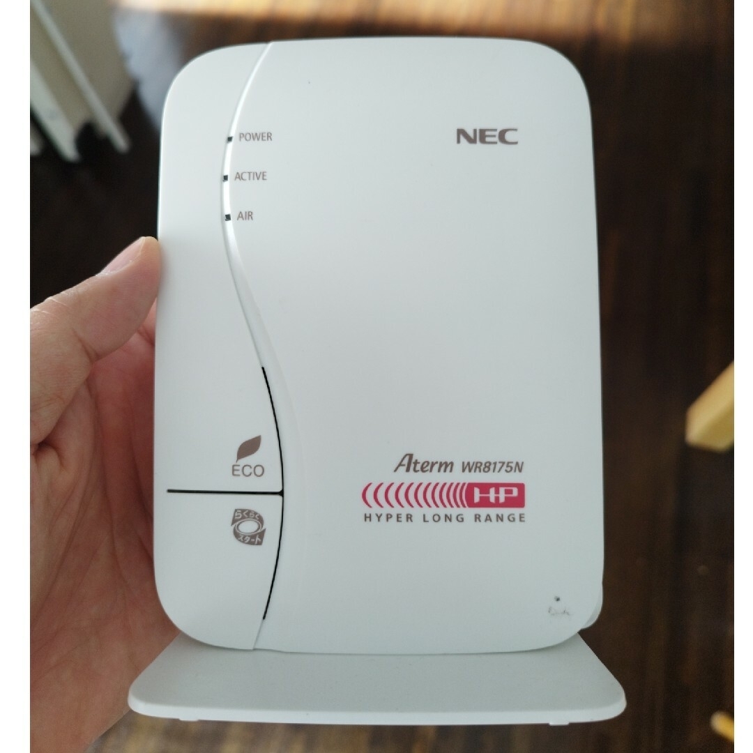 NEC(エヌイーシー)の無線ルーター　2.4GHz AtermWR8175N スマホ/家電/カメラのPC/タブレット(PC周辺機器)の商品写真
