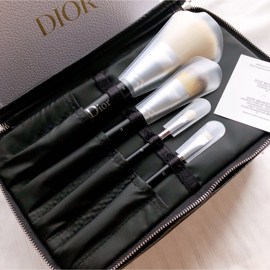 【新品未使用】DIOR BACKSTAGE 化粧ブラシ ポーチセット ノベルティ