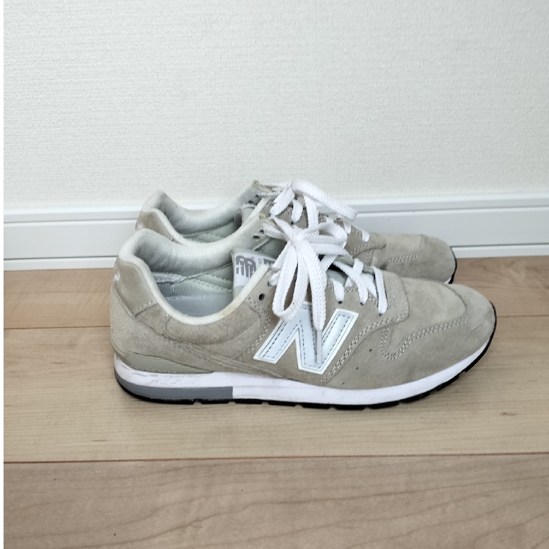 New Balance(ニューバランス)のNew Balance　996  オールレザー　スエード　23.5　グレー系 レディースの靴/シューズ(スニーカー)の商品写真