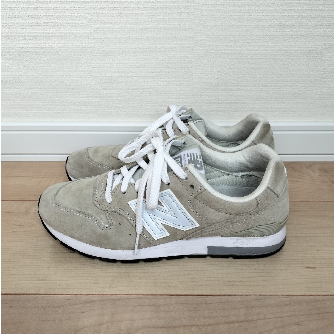 New Balance(ニューバランス)のNew Balance　996  オールレザー　スエード　23.5　グレー系 レディースの靴/シューズ(スニーカー)の商品写真