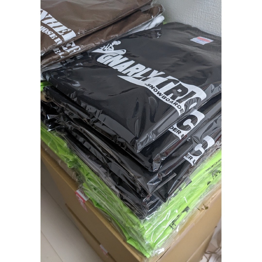 UnitedAthle(ユナイテッドアスレ)の【MADSPEED】趣味Tシャツ スノーボード スケートボード サンドカーキ メンズのトップス(Tシャツ/カットソー(七分/長袖))の商品写真