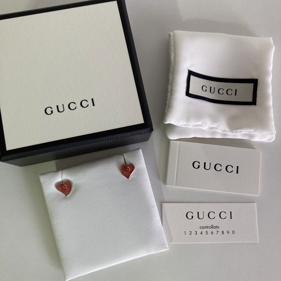 Gucci(グッチ)の新品 GUCCI バレンティノ ハート ピアス グリッター シルバー レディースのアクセサリー(ピアス)の商品写真