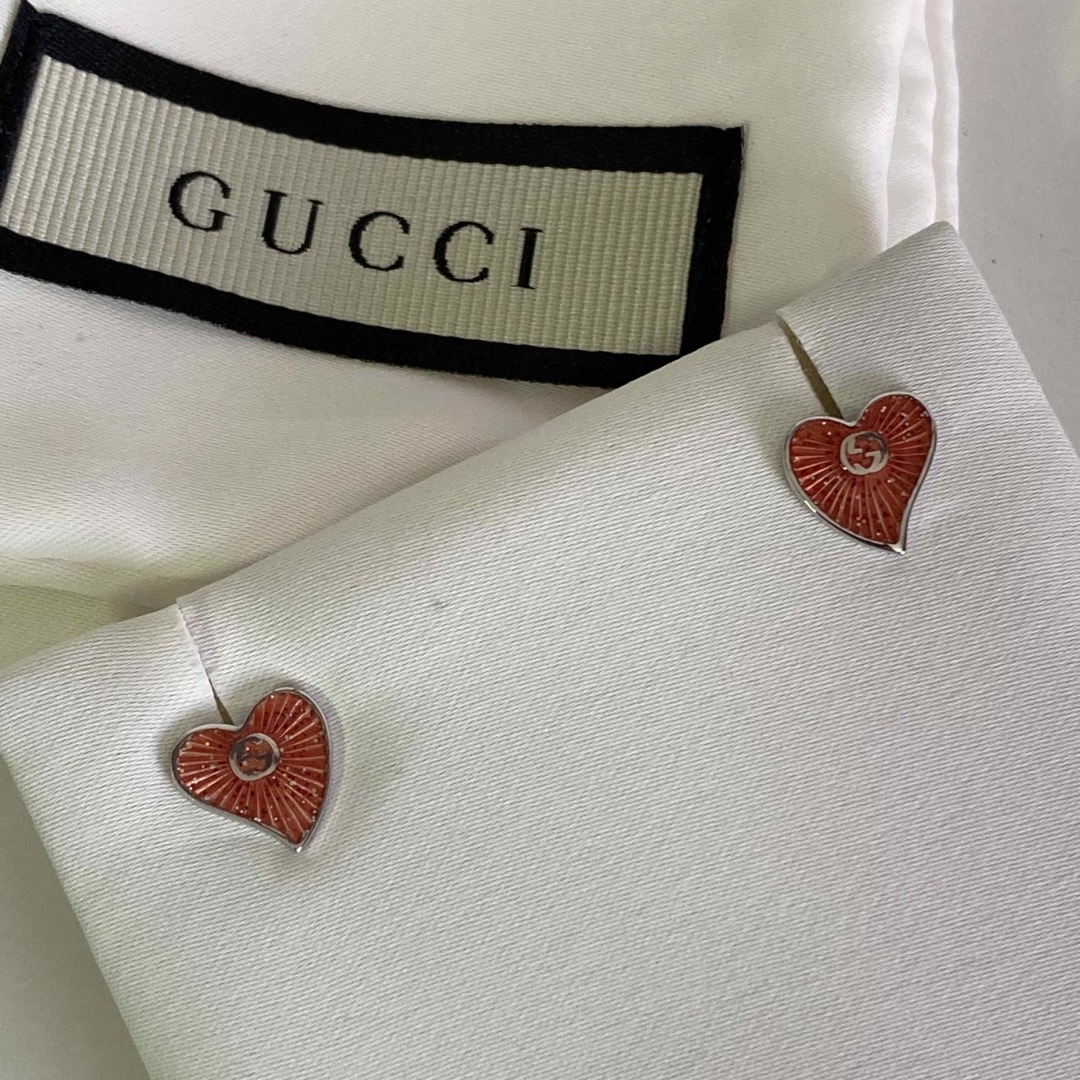 Gucci(グッチ)の新品 GUCCI バレンティノ ハート ピアス グリッター シルバー レディースのアクセサリー(ピアス)の商品写真