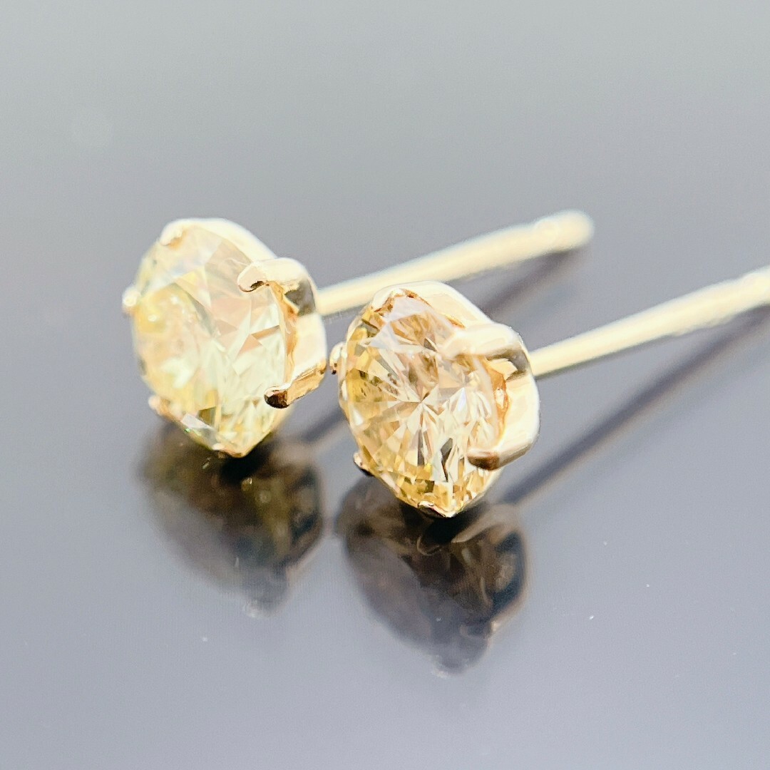 D＝目立つ傷有りTキラキラ ピアス イエローダイヤ 計0.929ct K18YG  スタッド