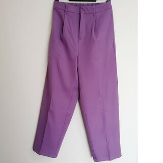 紫　パンツ(クロップドパンツ)