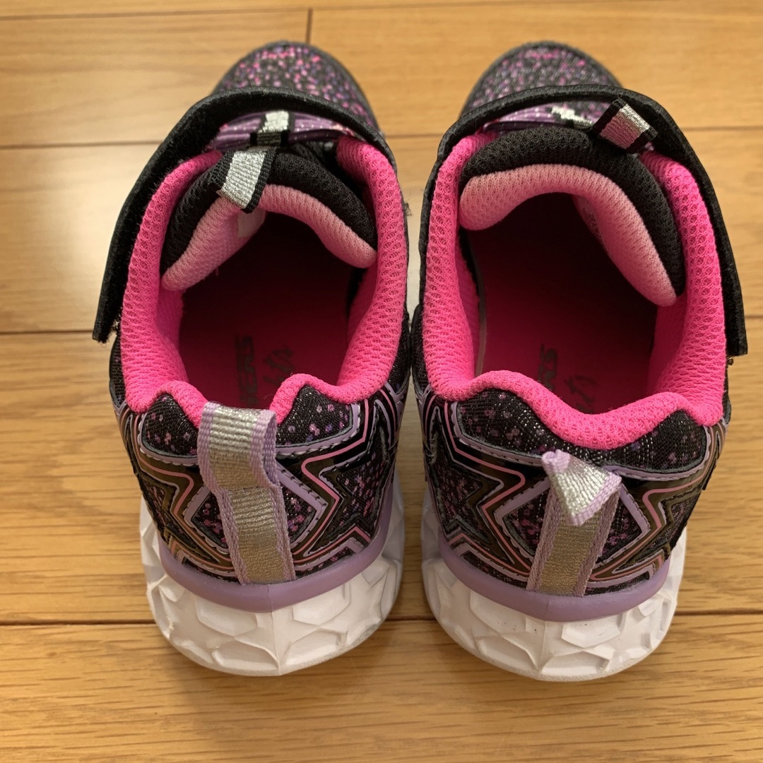 SKECHERS(スケッチャーズ)のスニーカー キッズ/ベビー/マタニティのキッズ靴/シューズ(15cm~)(スニーカー)の商品写真