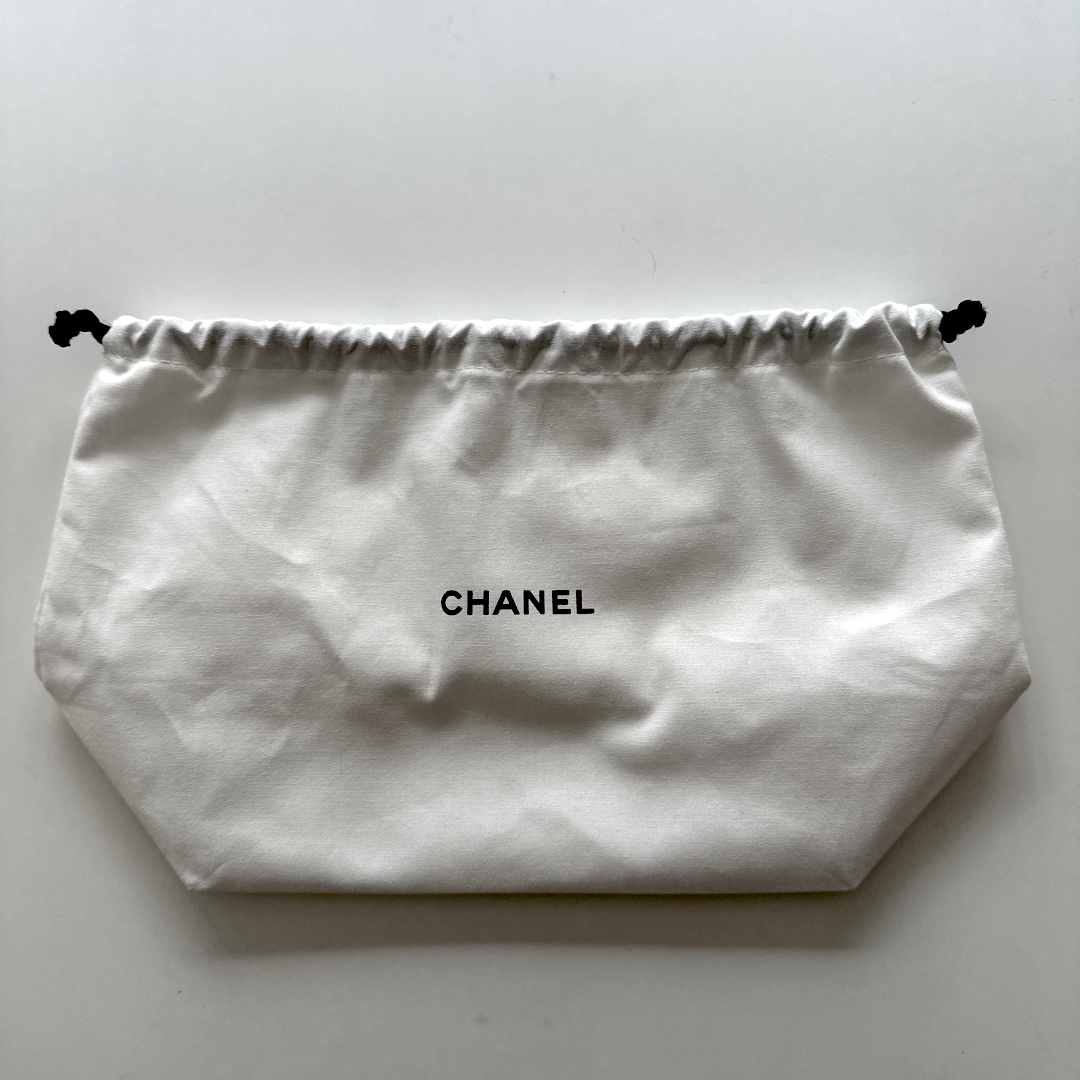 CHANEL(シャネル)のシャネル　巾着　ノベルティ レディースのファッション小物(ポーチ)の商品写真