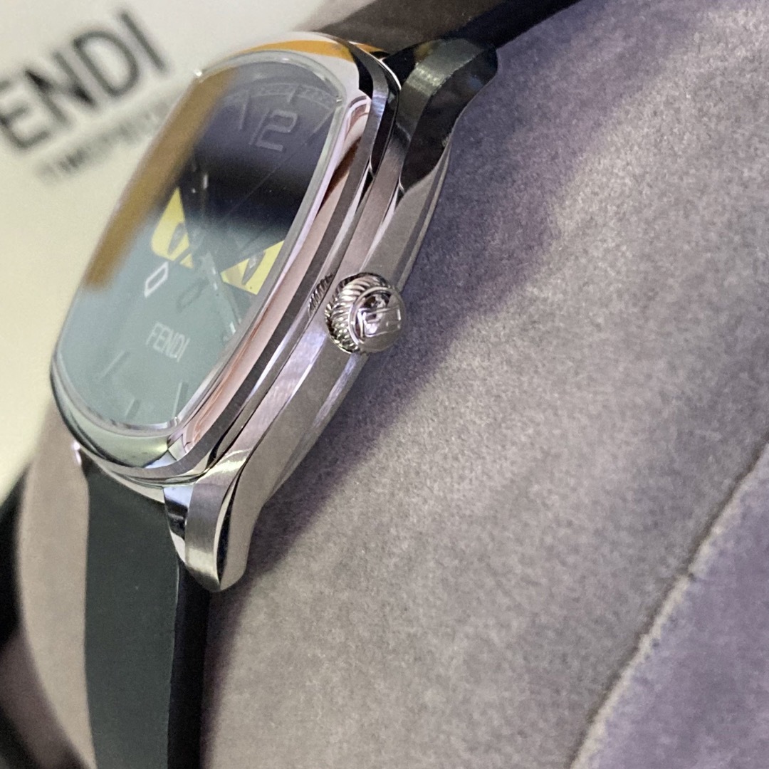 FENDI(フェンディ)の新品 FENDI モメント バグズ 腕時計 ダイヤモンド  モンスター レディースのファッション小物(腕時計)の商品写真