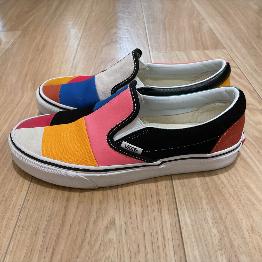 VANS(ヴァンズ)のVANS SLIP-ON レディースの靴/シューズ(スニーカー)の商品写真