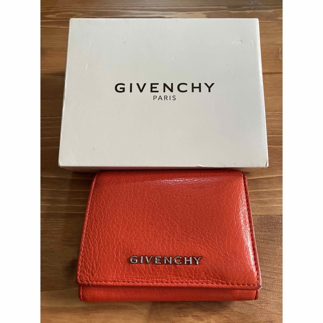 GIVENCHY ジバンシィ　三つ折りレザーウォレット　オレンジ　財布ファッション小物