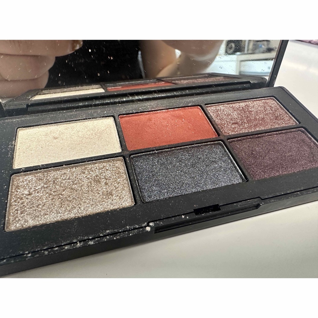 NARS(ナーズ)のNARS プロヴォカチュア アイシャドーパレット コスメ/美容のベースメイク/化粧品(アイシャドウ)の商品写真