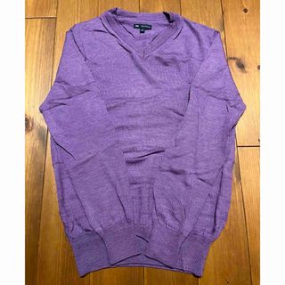 ギャップ(GAP)の【美品】GAP メリノウール100% ニット セーター Vネック 紫色 パープル(ニット/セーター)