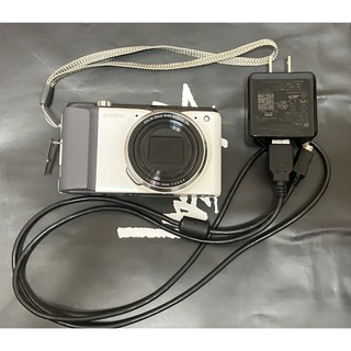 カシオ(CASIO)のCASIO EXILIM EX-ZR700WE ホワイト(コンパクトデジタルカメラ)