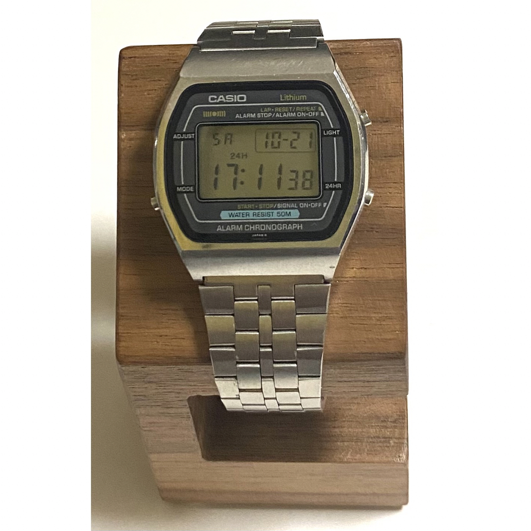 CASIO カシオ　W-51 レトロ腕時計 レア スクリューバック【電池交換済み