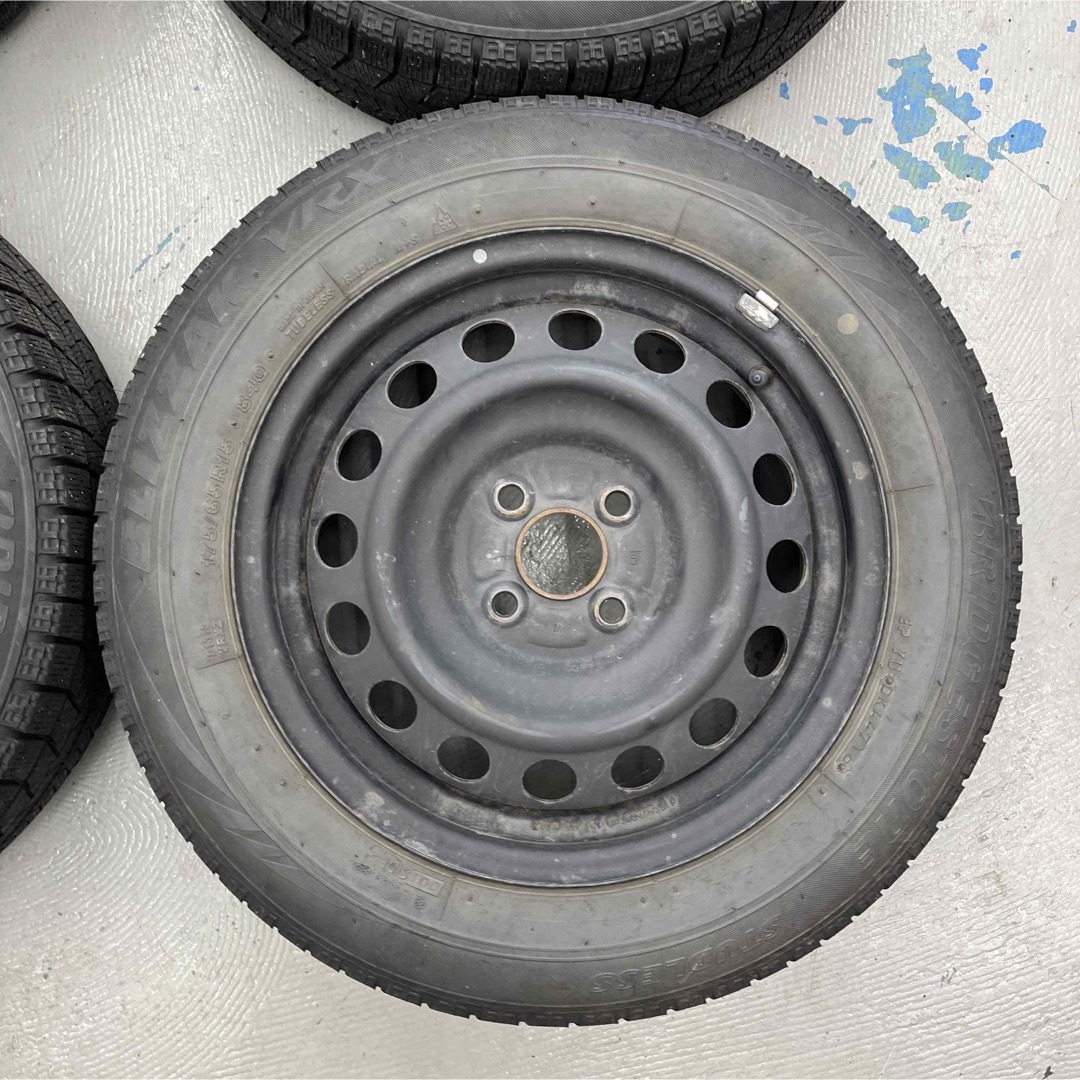 BRIDGESTONE - トヨタアクアスタッドレスタイヤ175/65R15 DAA-NHP10の