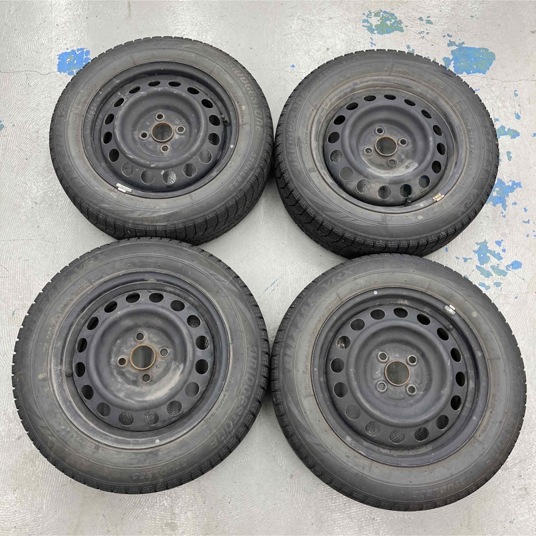 BRIDGESTONE - トヨタアクアスタッドレスタイヤ175/65R15 DAA-NHP10の