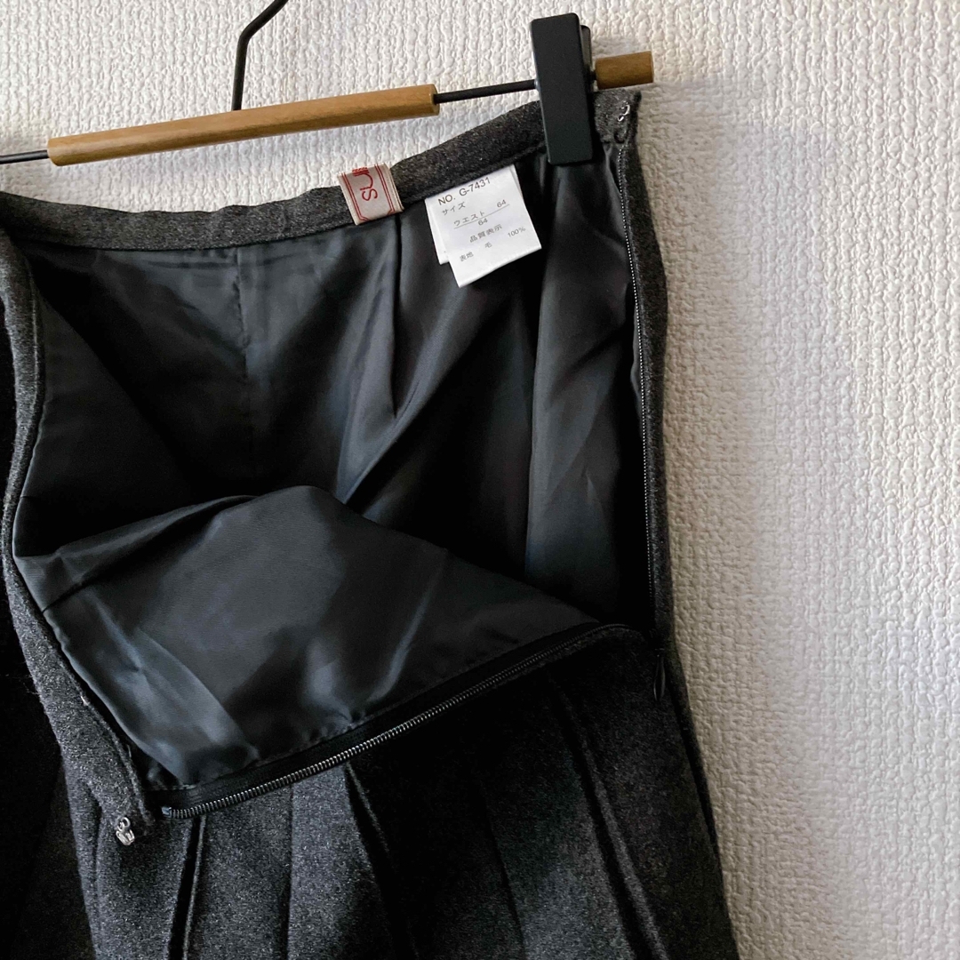 p21-2 レディースのスカート(ひざ丈スカート)の商品写真