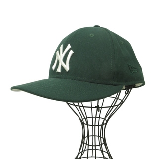 ニューエラー(NEW ERA)のニューエラ ×エメレオンドレ ロゴ刺繡 キャップ 帽子 緑 59.6㎝(その他)
