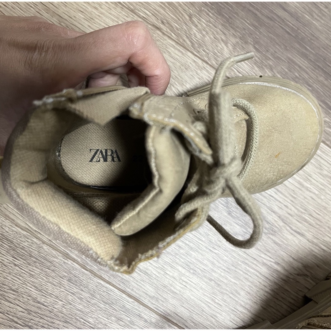 ZARA KIDS(ザラキッズ)のZARA ブーツ　ベビー キッズ/ベビー/マタニティのベビー靴/シューズ(~14cm)(ブーツ)の商品写真