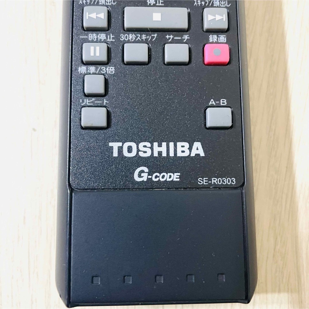 東芝(トウシバ)のTOSHIBA  SE-R0303  リモコン　動作確認済み スマホ/家電/カメラのテレビ/映像機器(その他)の商品写真