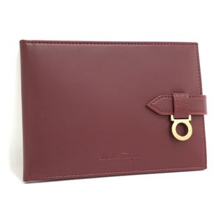 フェラガモ(Ferragamo)のSalvatore Ferragamo 二つ折りパスケース カード入れ(名刺入れ/定期入れ)