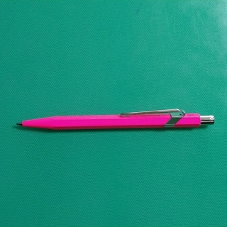 カランダッシュ(CARAN d'ACHE)のカランダッシュ ペンシル 0.5mm 849 蛍光ピンク(ペン/マーカー)