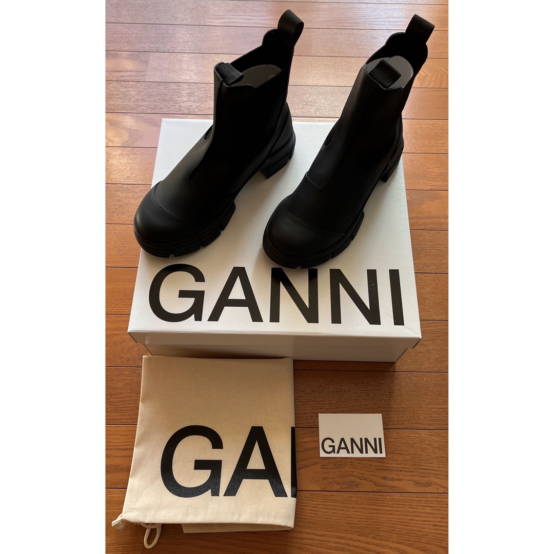 新品 未使用　GANNI ガニー　ラバー ブーツ　37黒 1