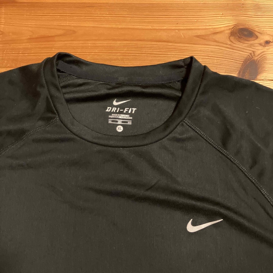 NIKE(ナイキ)のナイキ　ワンポイントドライフィットTシャツ スポーツ/アウトドアのランニング(ウェア)の商品写真