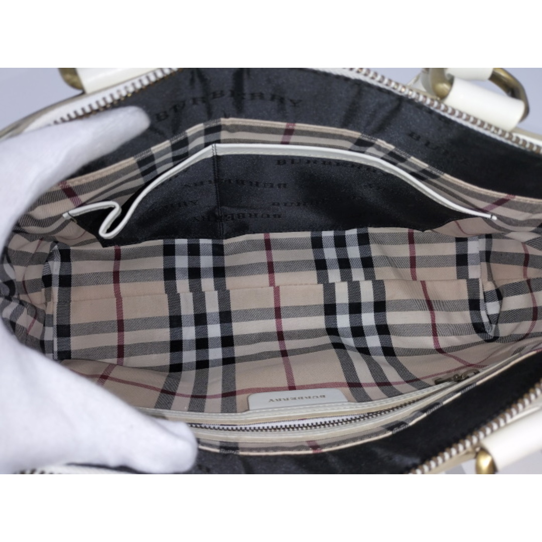 BURBERRY(バーバリー)のBURBERRY ハンドバッグ レザー ホワイト レディースのバッグ(ハンドバッグ)の商品写真