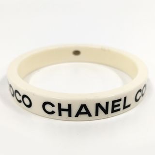 シャネル(CHANEL)のCHANEL ブレスレット バングル ココシャネル プラスチック ホワイト(バングル/リストバンド)