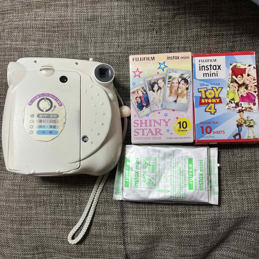 フジフィルム INSTAX mini 12 チェキ ちいかわ+おまけ - フィルムカメラ