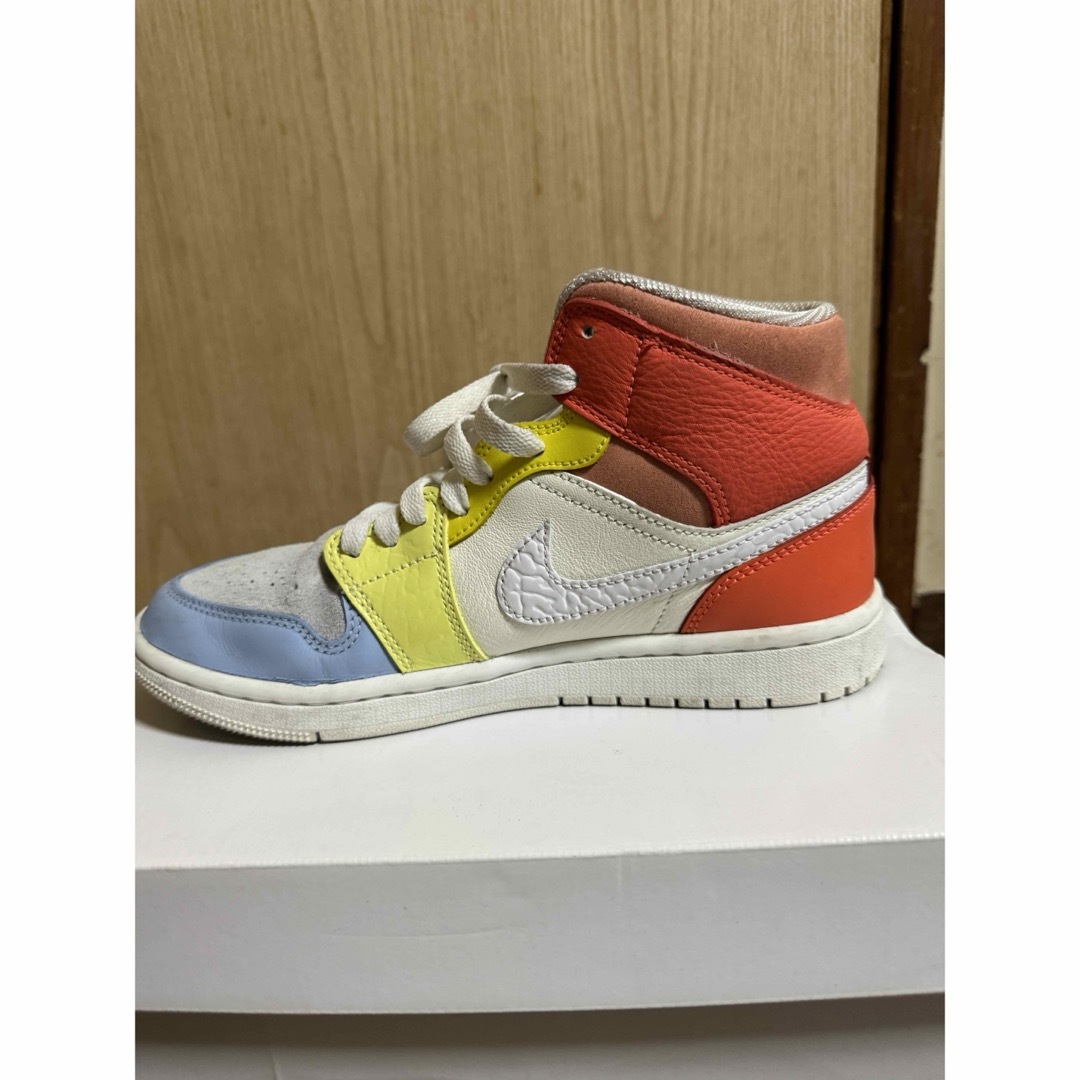 Jordan Brand（NIKE）(ジョーダン)のWMNS NIKE AIR JORDAN 1 MID 23.5センチ レディースの靴/シューズ(スニーカー)の商品写真